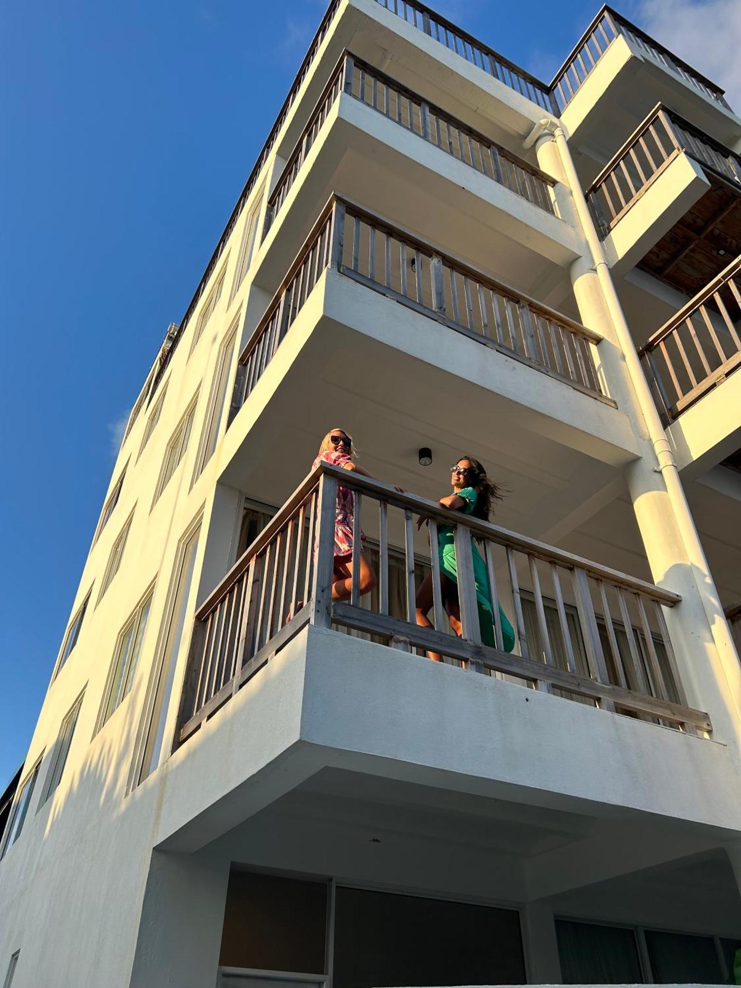 Coral Inn Thulusdhoo Exteriör bild